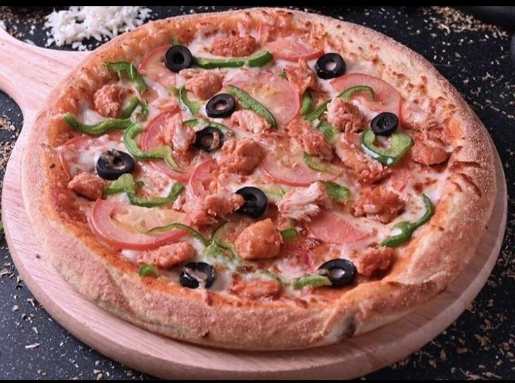 بيتزا دجاج بالخضار