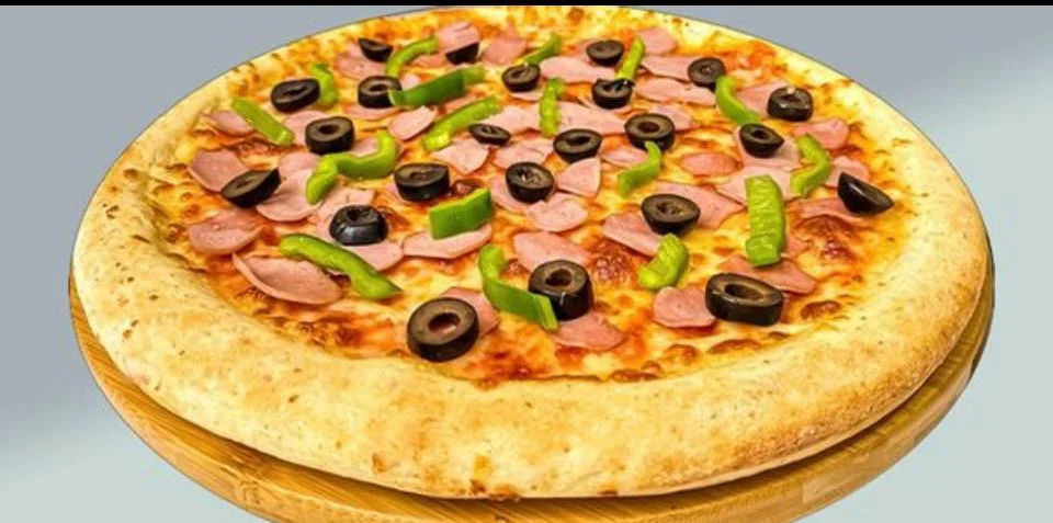 بيتزا نقانق مع الخضار